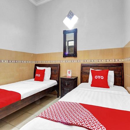מלון יוגיאקרטה Oyo 90695 Srikandi Nologaten מראה חיצוני תמונה