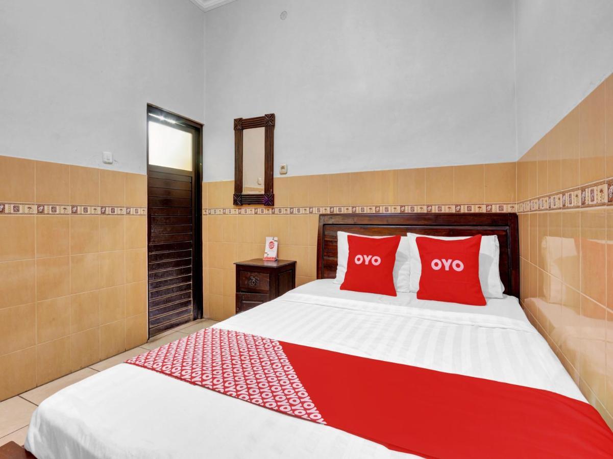 מלון יוגיאקרטה Oyo 90695 Srikandi Nologaten מראה חיצוני תמונה